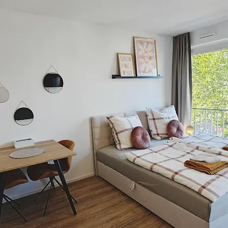 Ticasa Happy Zentral-Outlet-Parkplatz-Aufzug-Smarttv-Unique Метцинген Экстерьер фото