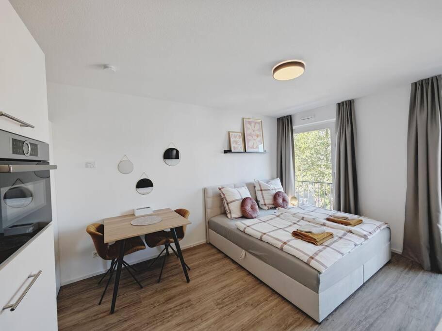 Ticasa Happy Zentral-outlet-parkplatz-aufzug-smarttv-unique Apartment Metzingen (Tubingen)